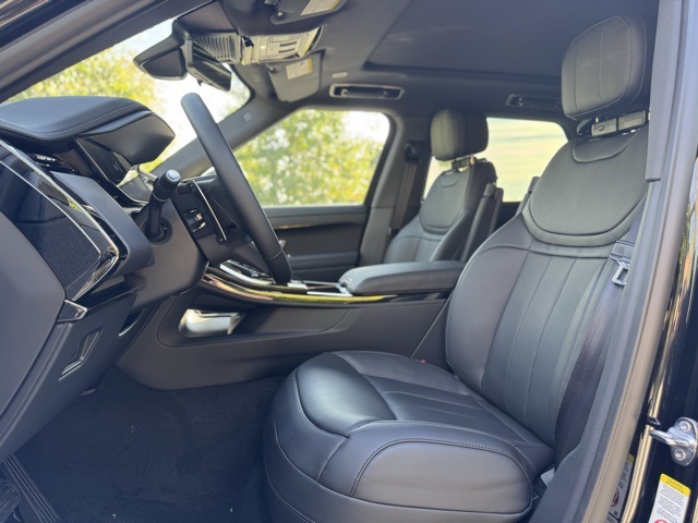 2025 Land Rover Range Rover Sport SE photo 11