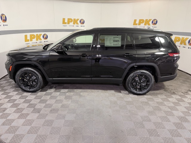 2025 Jeep Grand Cherokee Altitude photo 2