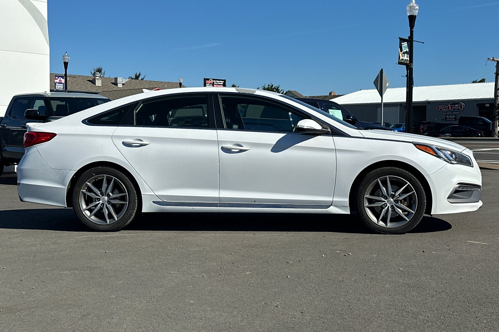 2017 Hyundai Sonata Sport 2.0T photo 2