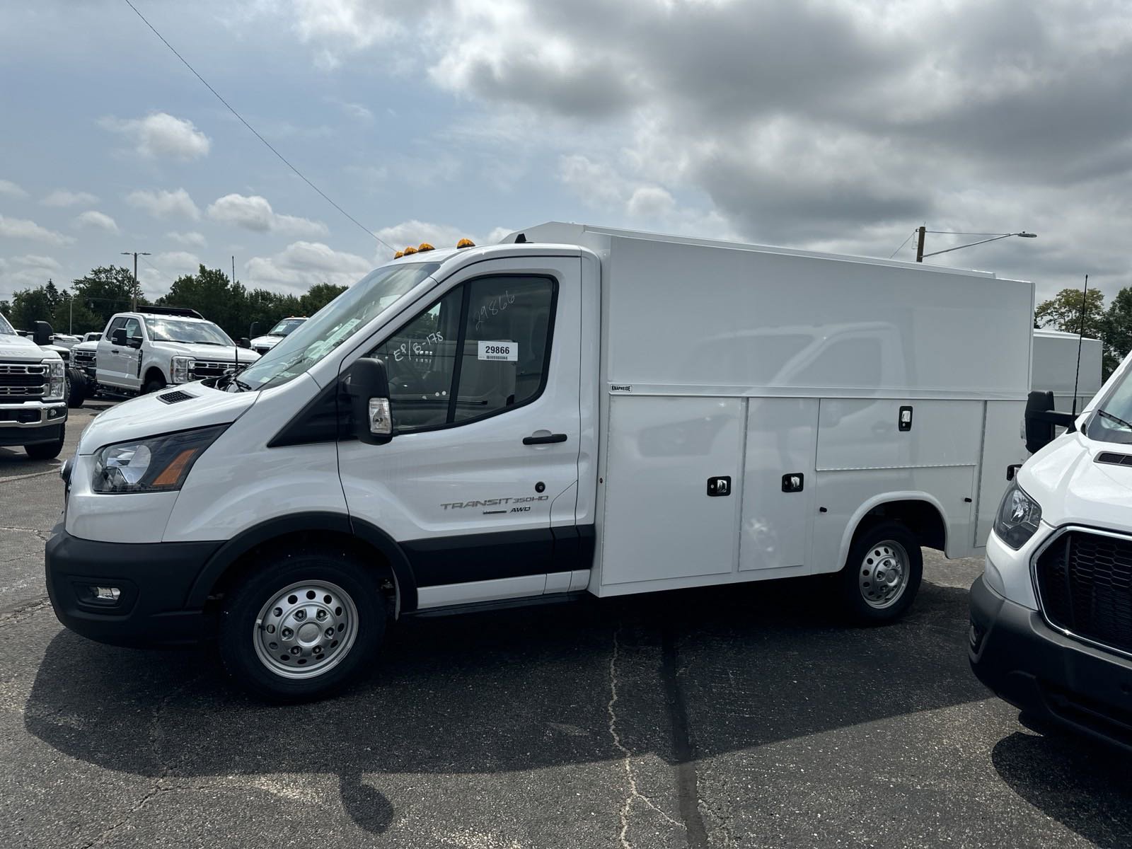 2024 Ford Transit Cutaway photo 3