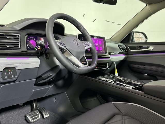 2025 Volkswagen Atlas Peak Edition SE photo 13