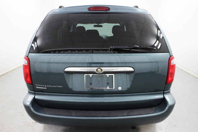 2007 Chrysler Town & Country LX photo 8