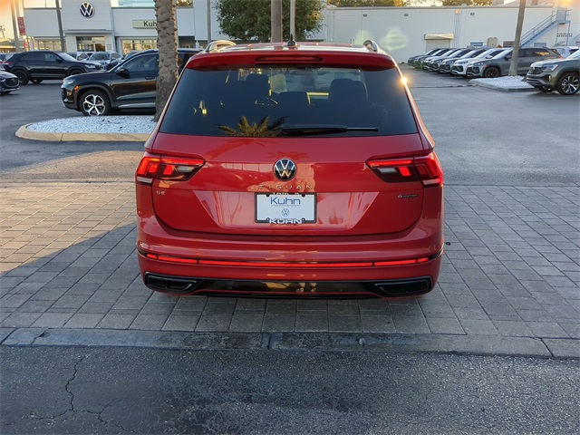 2024 Volkswagen Tiguan SE R-Line Black photo 2