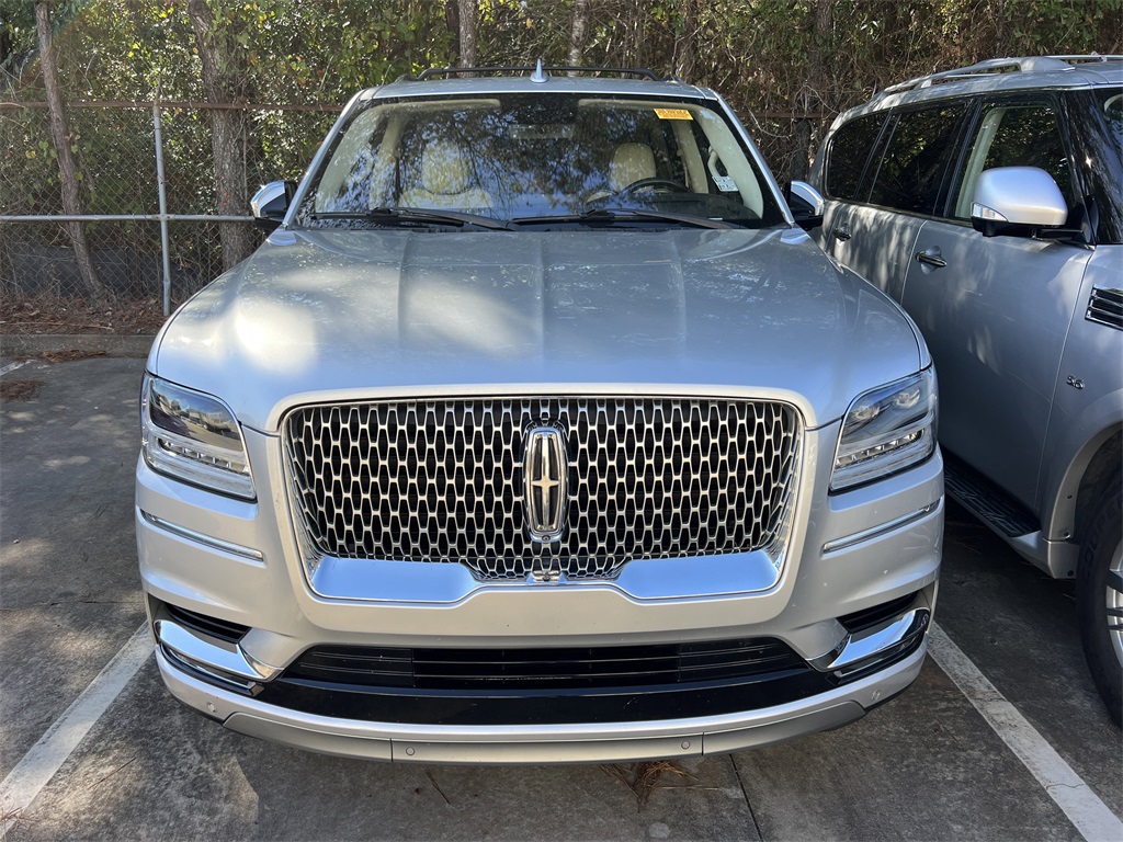 2019 Lincoln Navigator Black Label photo 2