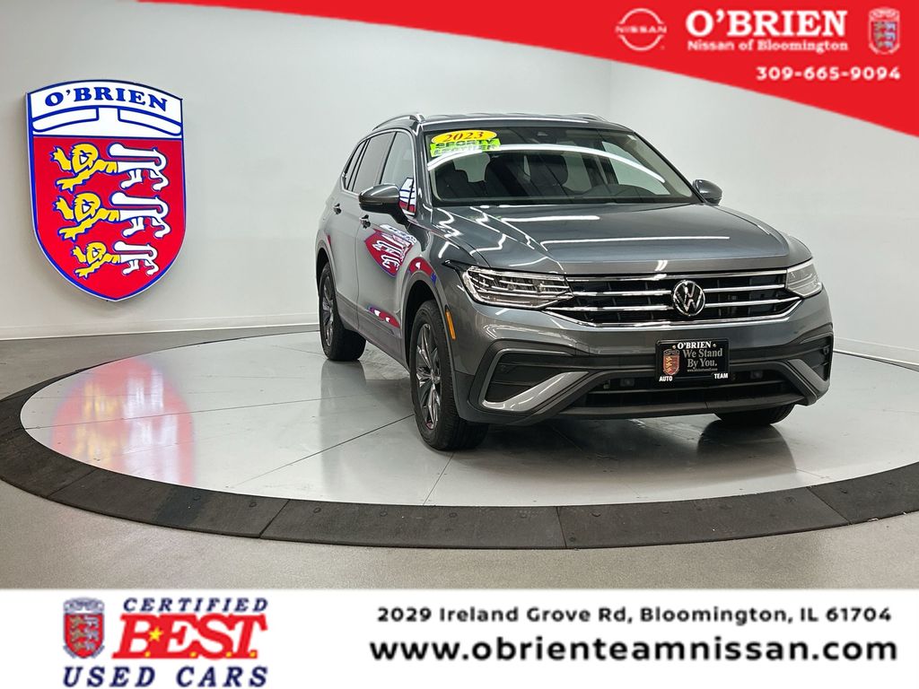 2023 Volkswagen Tiguan SE's photo