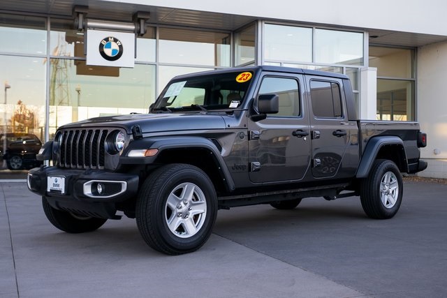 2023 Jeep Gladiator Sport S's photo