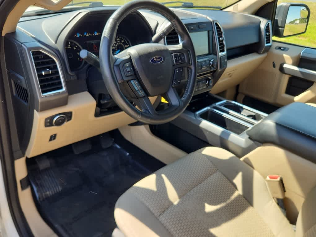 2015 Ford F-150 XLT photo 10