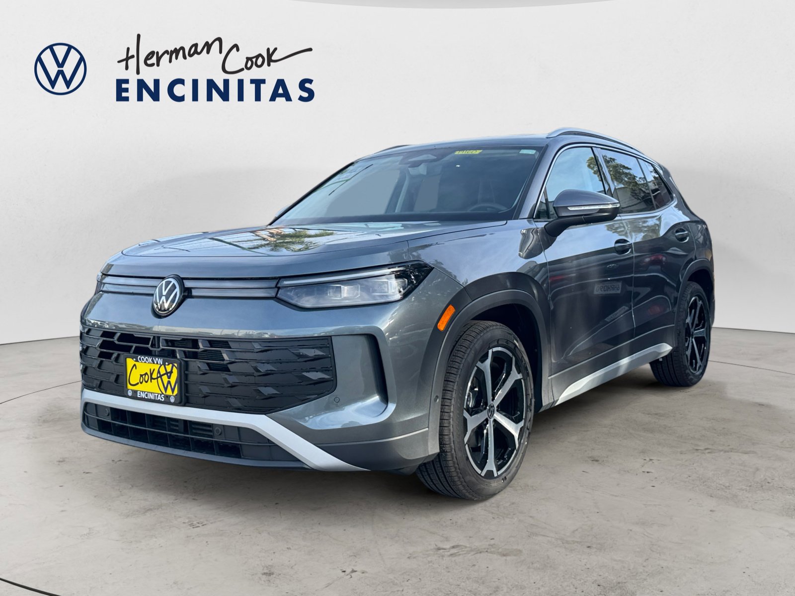 2026 Volkswagen Tiguan SE's photo