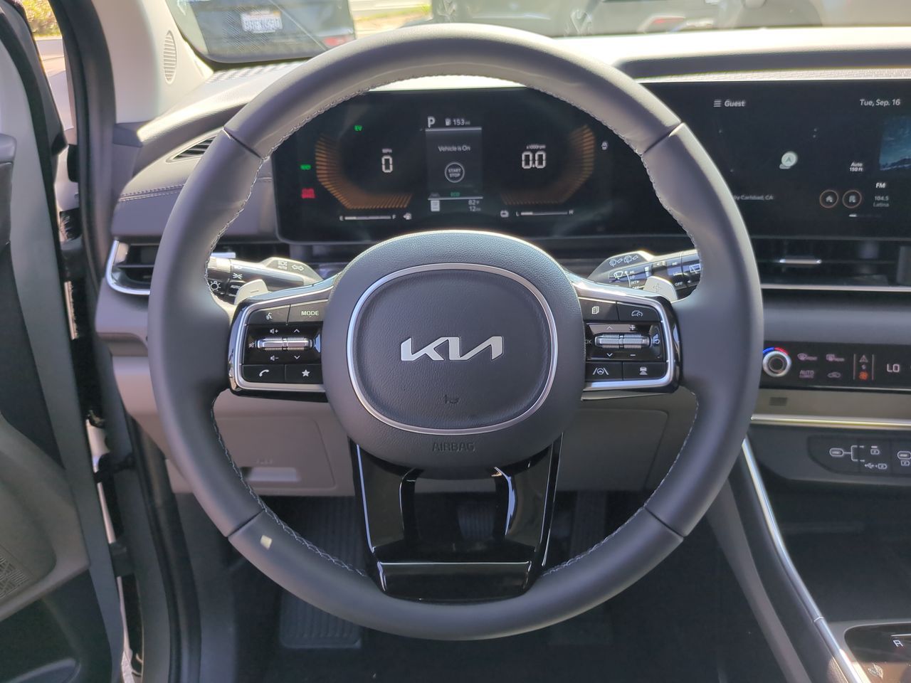 2026 Kia Carnival EX photo 9