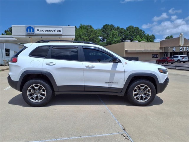 Used 2022 White Jeep Trailhawk image 2