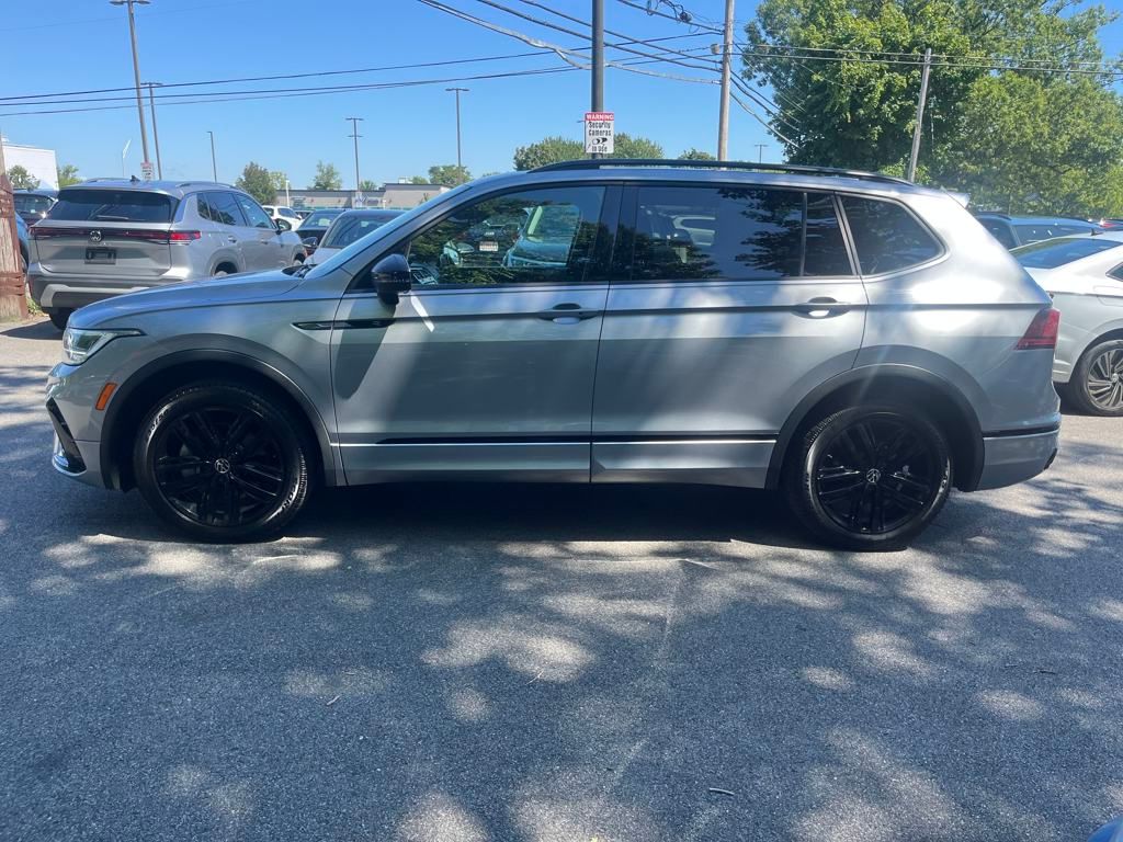 2022 Volkswagen Tiguan SE R-Line Black photo 4