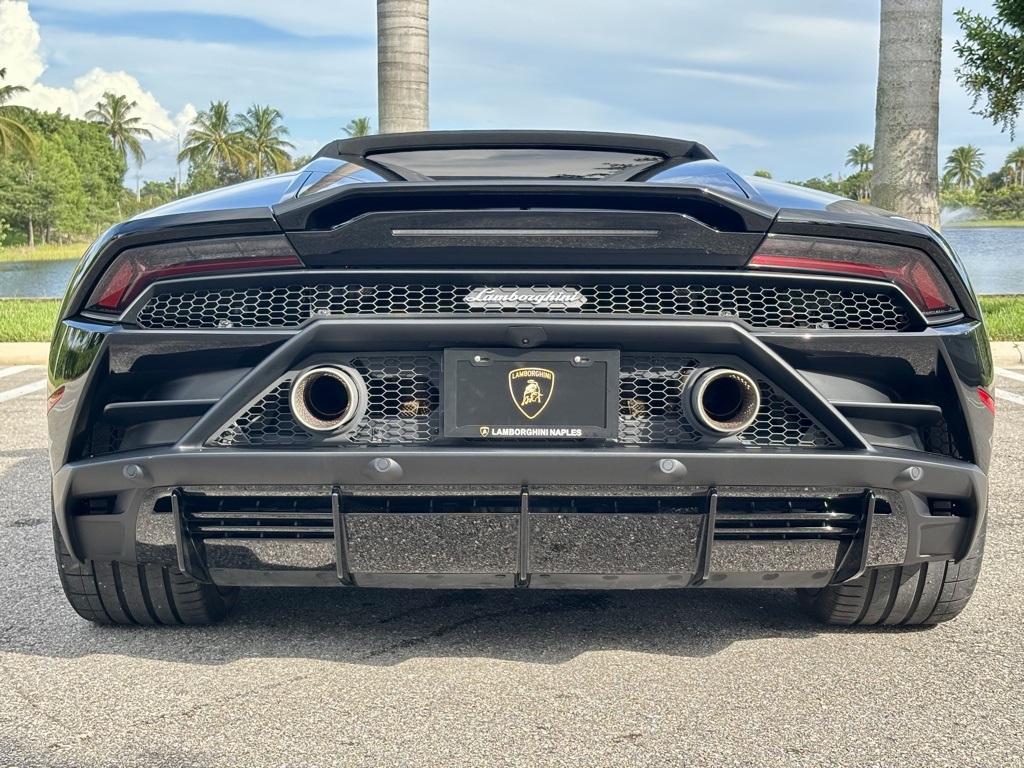 2020 Lamborghini Huracan Evo Base photo 32