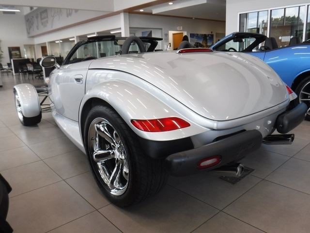 2000 Plymouth Prowler Base photo 16