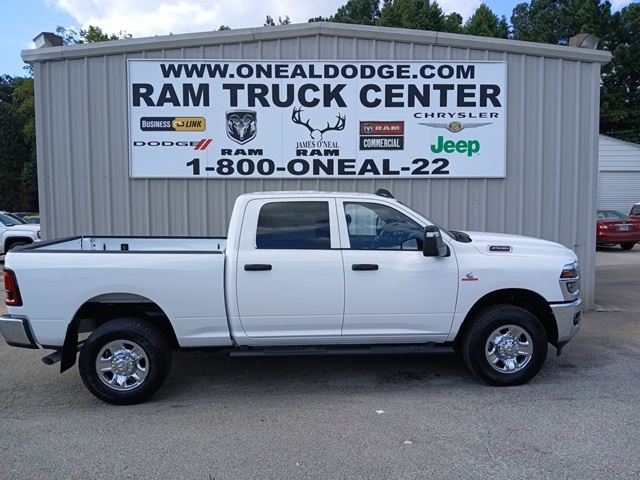 2026 Ram 2500 Tradesman photo 2