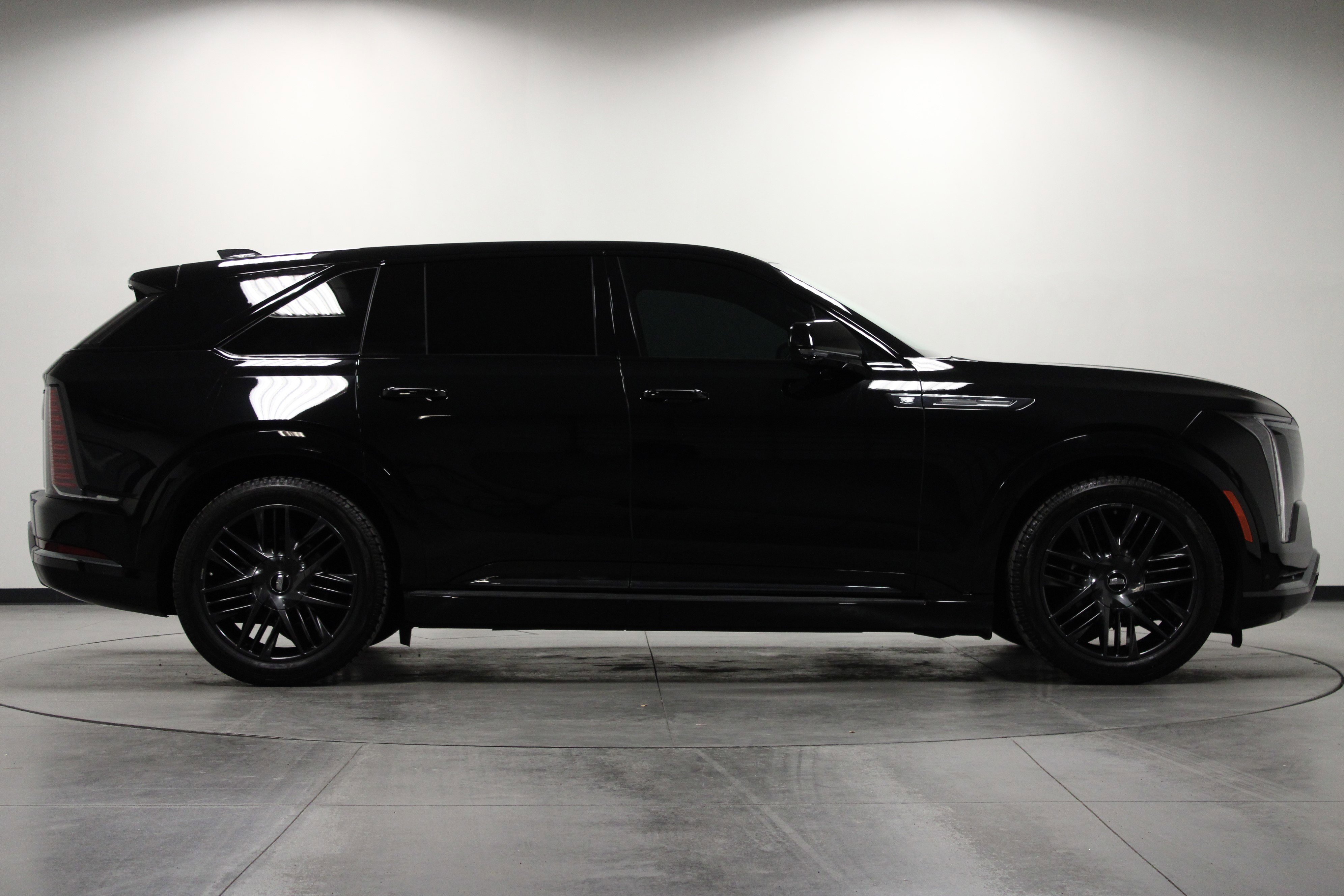2025 Cadillac Escalade IQ Sport photo 2
