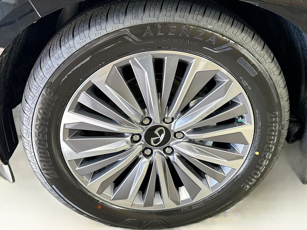 2025 Infiniti QX80 Luxe photo 37