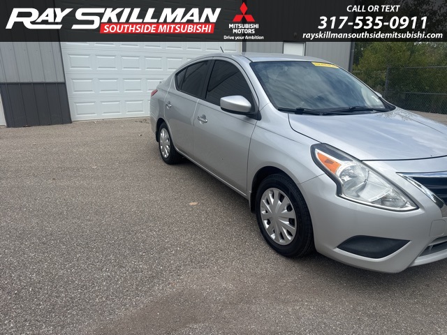 2015 Nissan Versa 1.6 SV photo 3
