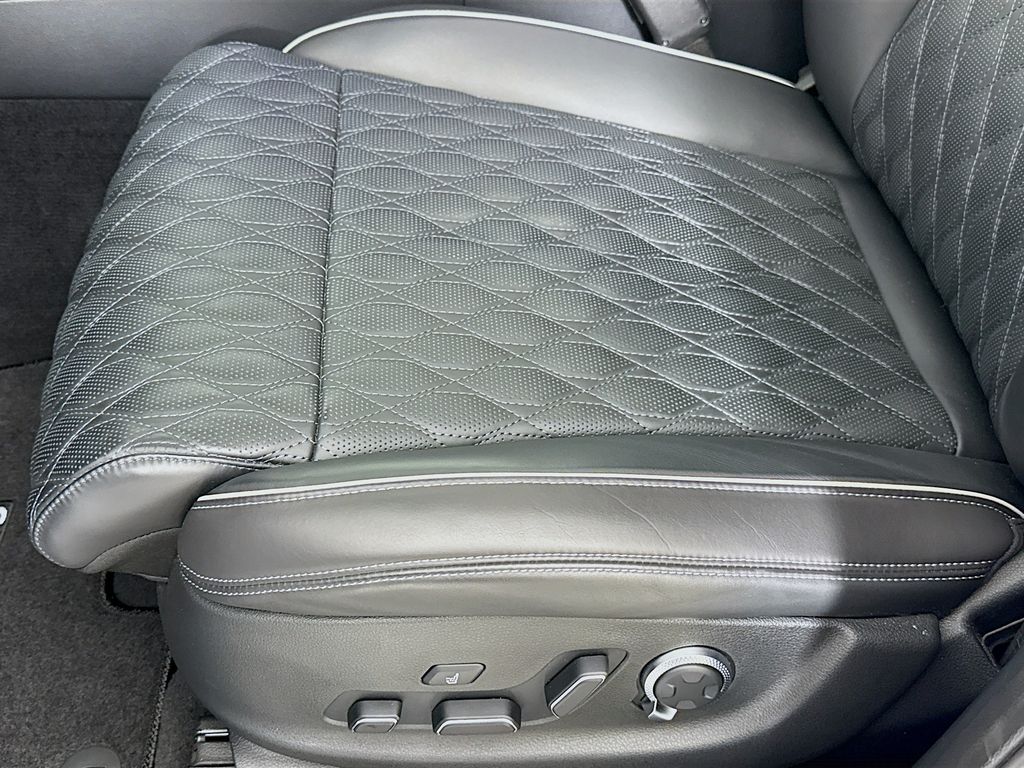 2025 Genesis GV70 3.5T Sport photo 18