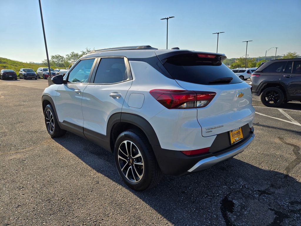 2025 Chevrolet Trailblazer LT photo 5