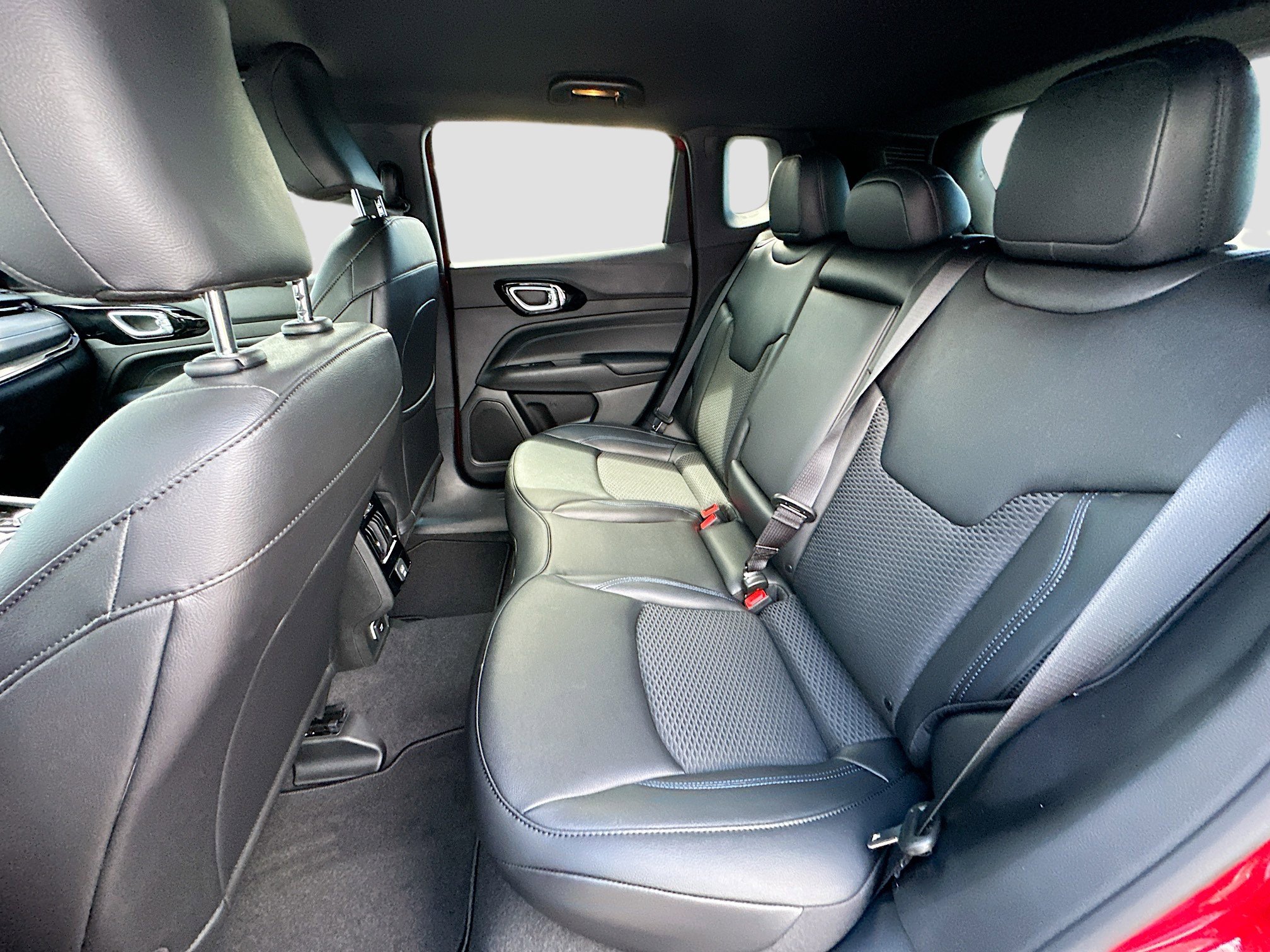 2026 Jeep Compass Latitude Altitude photo 15