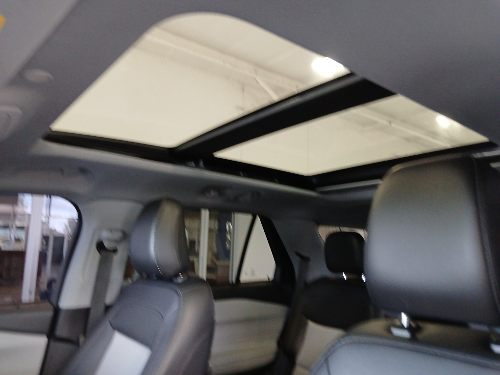 2023 Ford Explorer XLT photo 17
