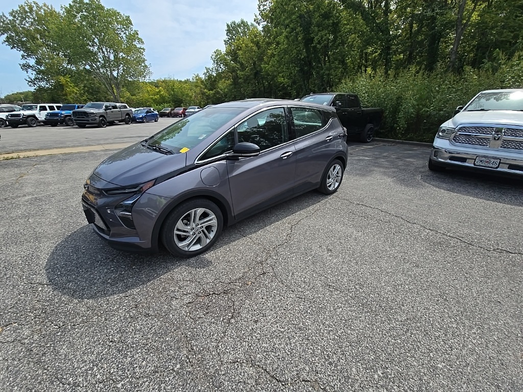 Used 2022 Chevrolet Bolt EV LT with VIN 1G1FW6S01N4111111 for sale in Kansas City