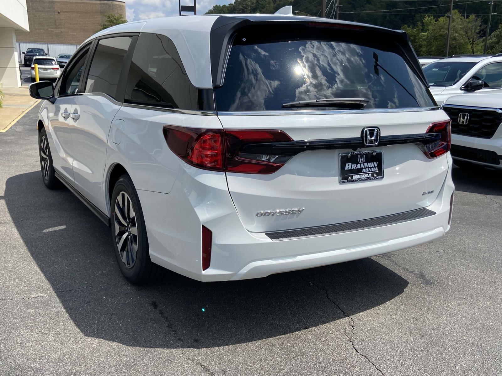 2026 Honda Odyssey EX-L photo 3