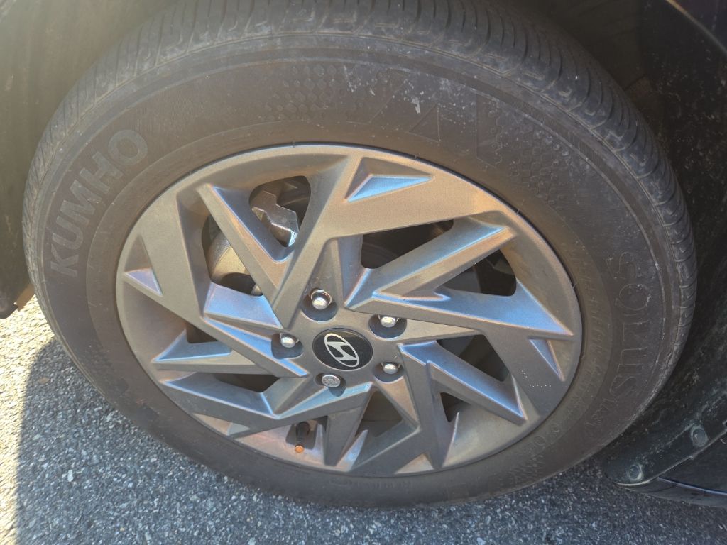 2024 Hyundai Elantra SEL photo 17