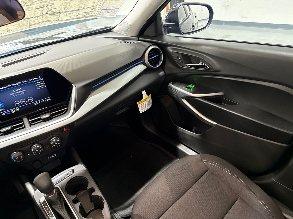 2025 Chevrolet Trax LS photo 26