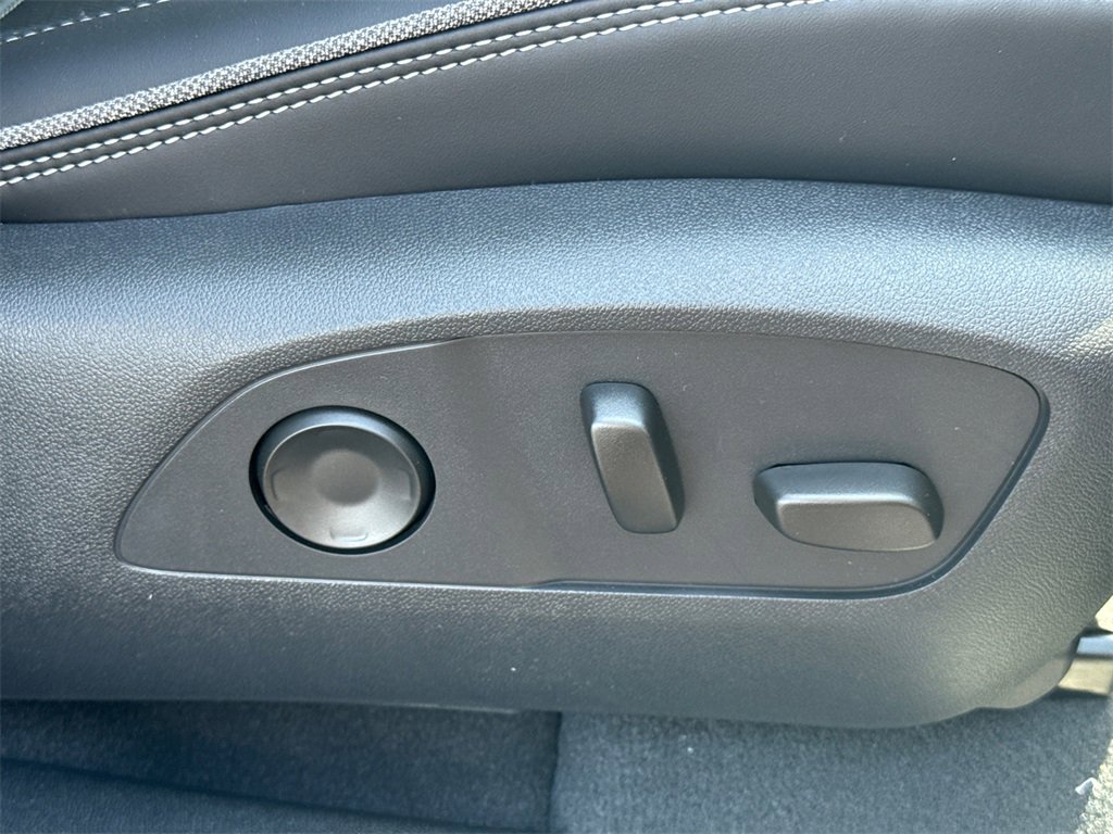 2025 Gmc Sierra EV Denali photo 38