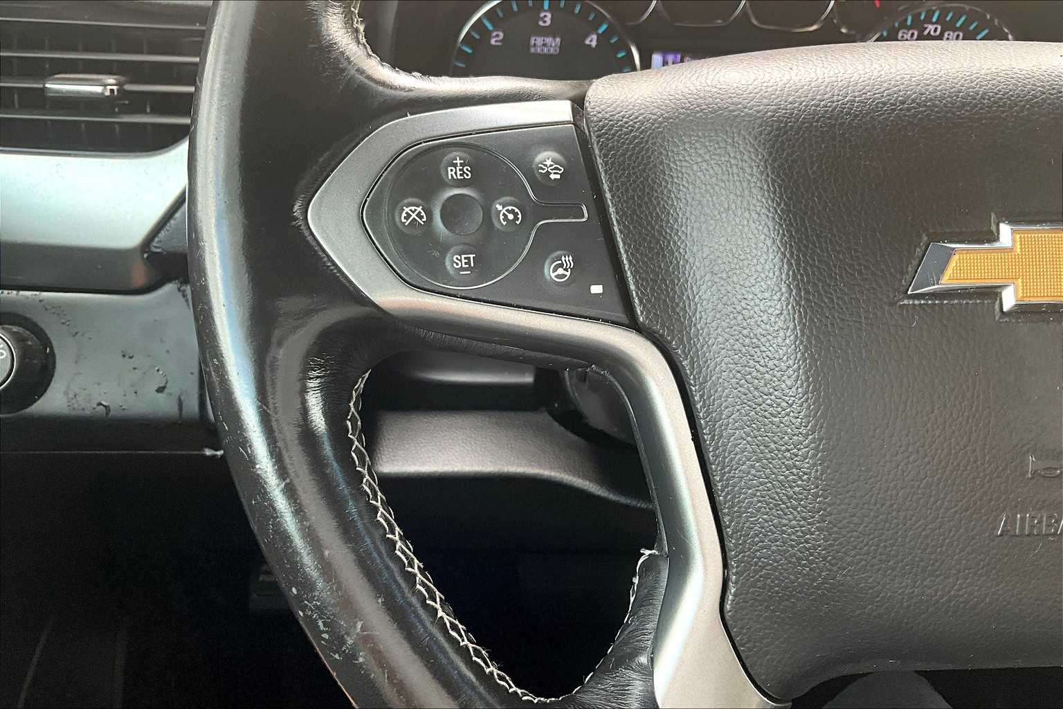 2019 Chevrolet Suburban LT photo 23
