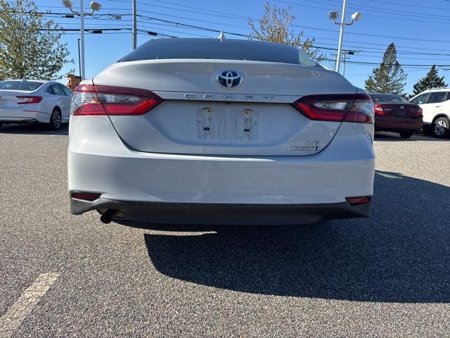 2022 Toyota Camry Hybrid LE photo 5