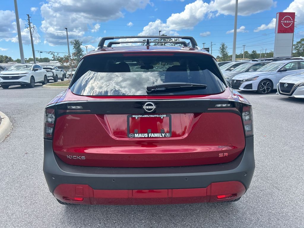 2026 Nissan Kicks SR photo 4