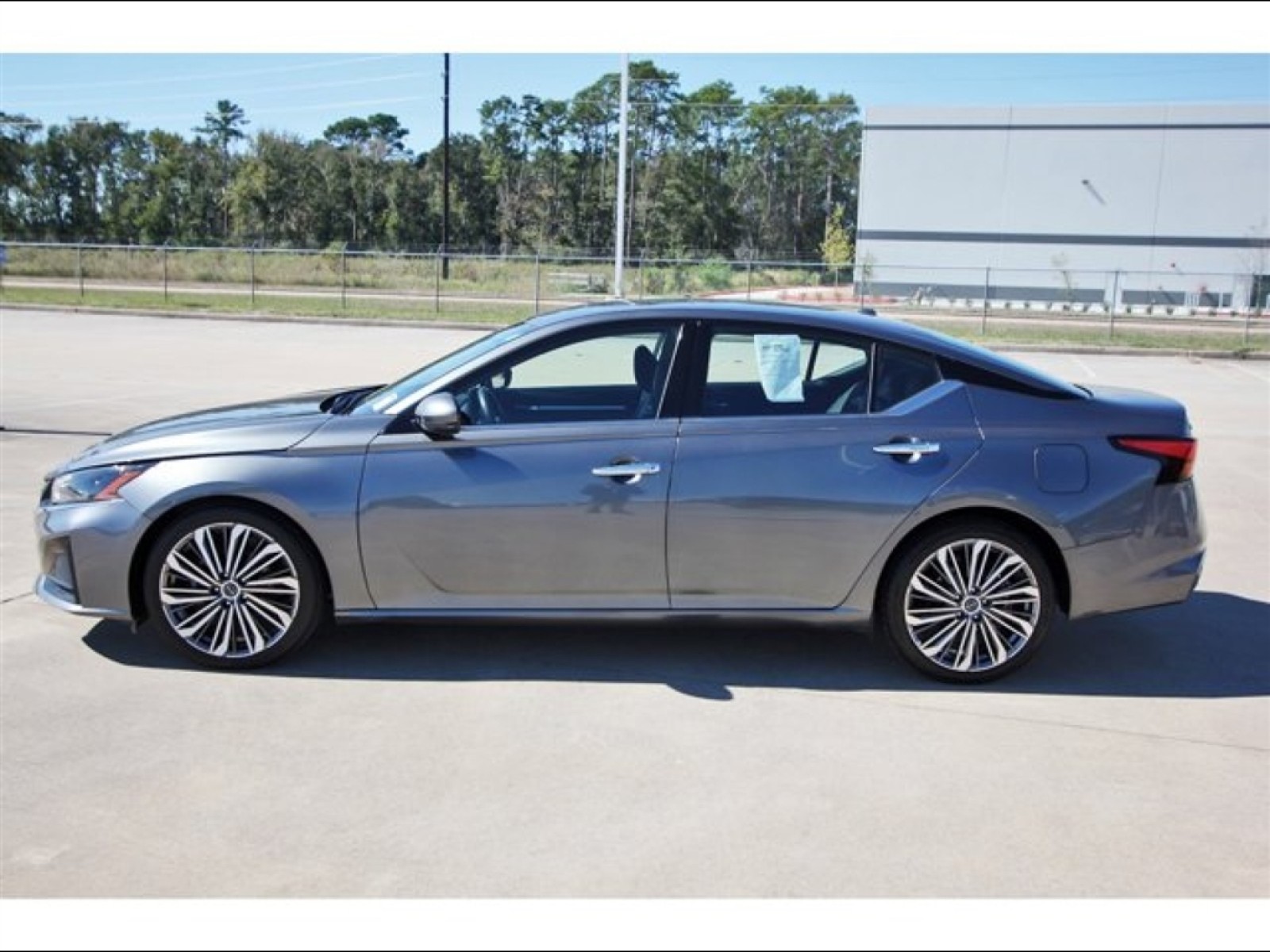 2023 Nissan Altima 2.5 SL - 8