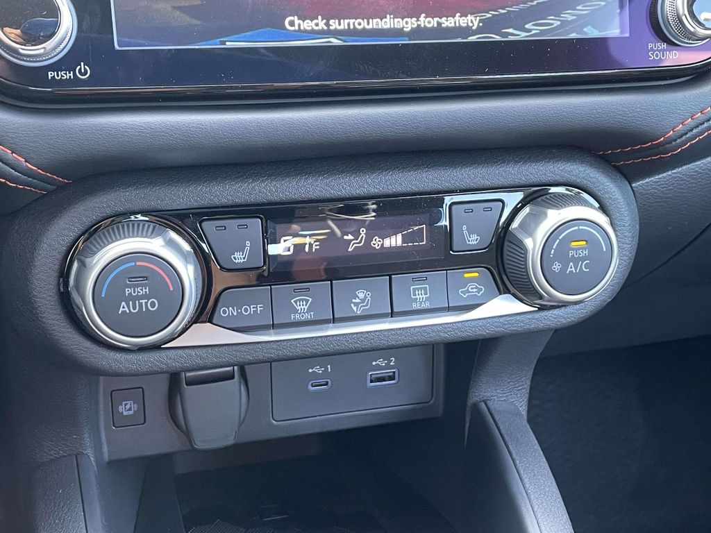 2025 Nissan Versa SR photo 25
