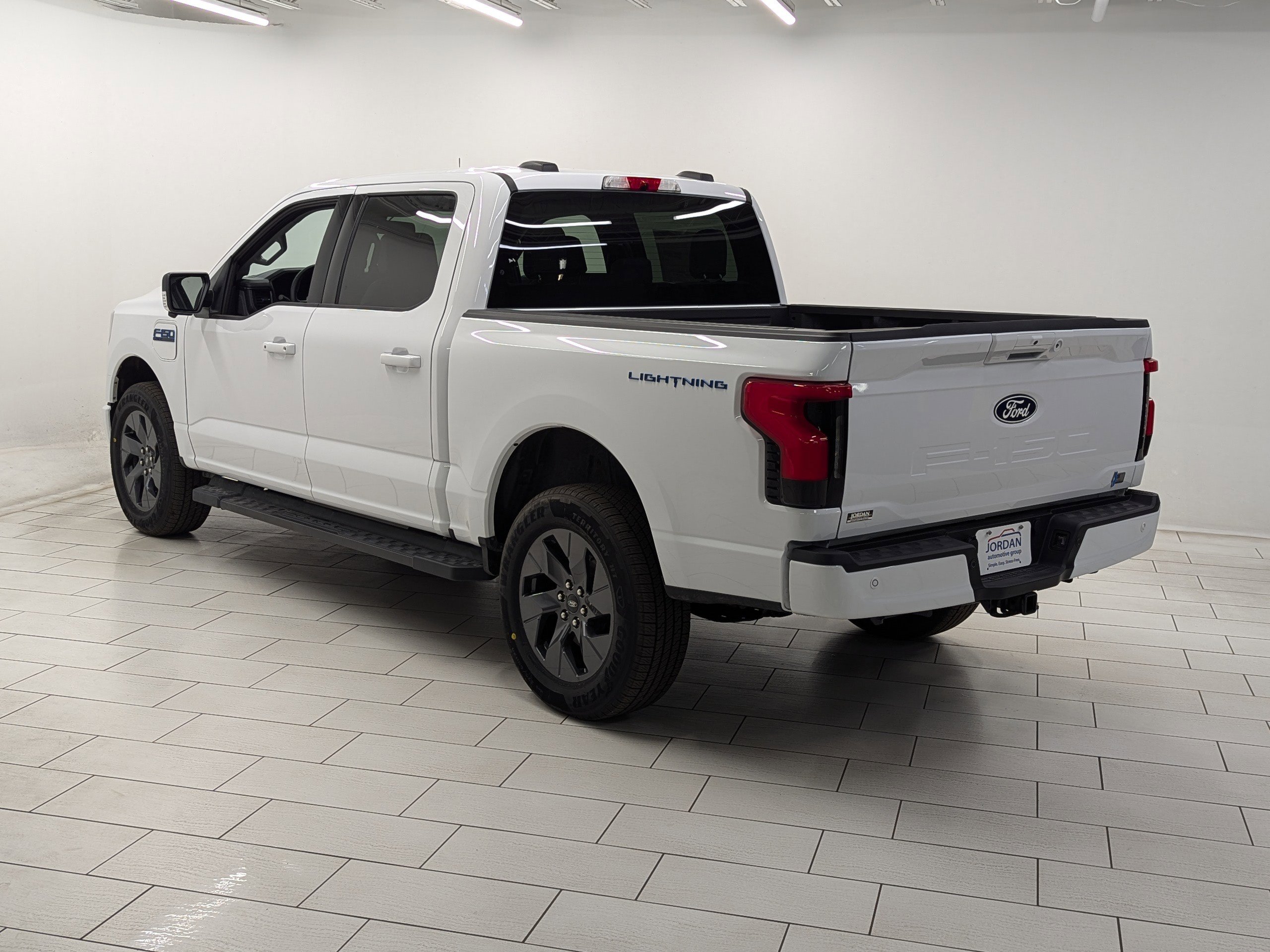 2025 Ford F-150 Lightning photo 5