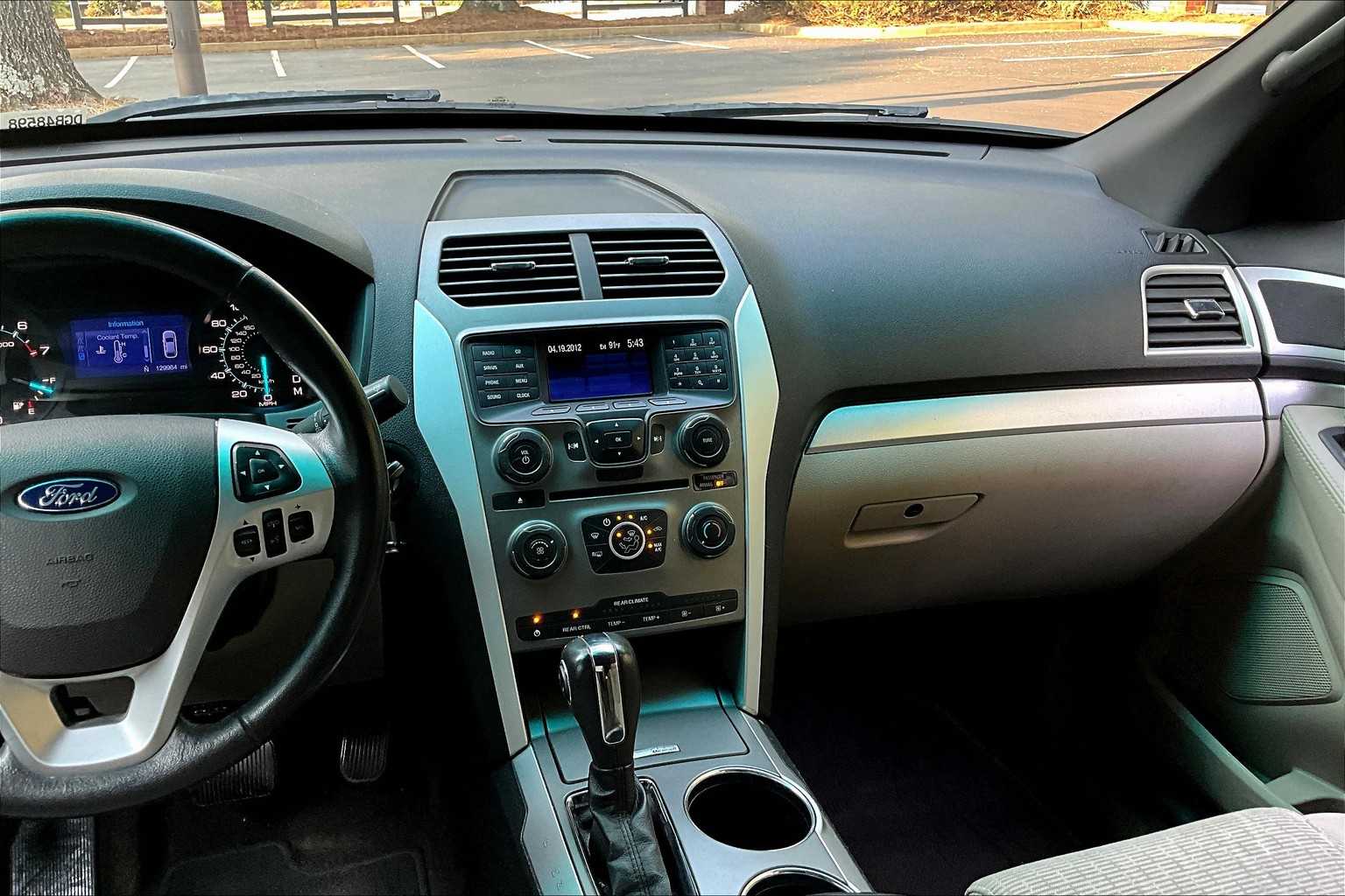 2013 Ford Explorer XLT photo 6