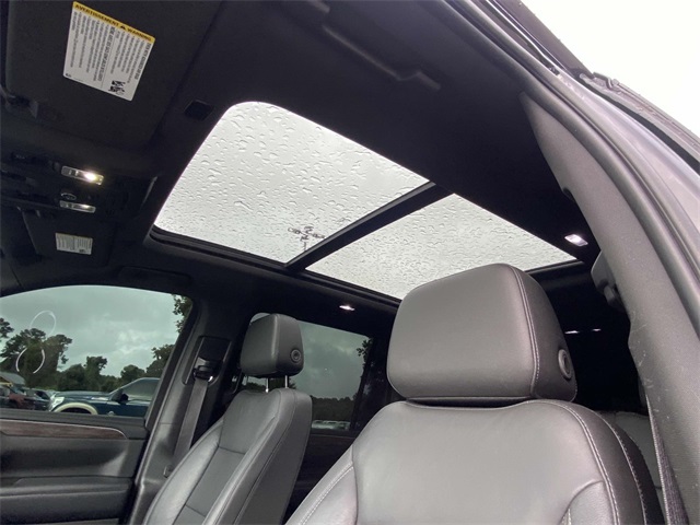 2021 Chevrolet Suburban Z71 photo 23