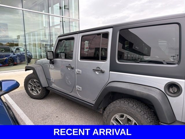 2015 Jeep Wrangler Unlimited Rubicon photo 2