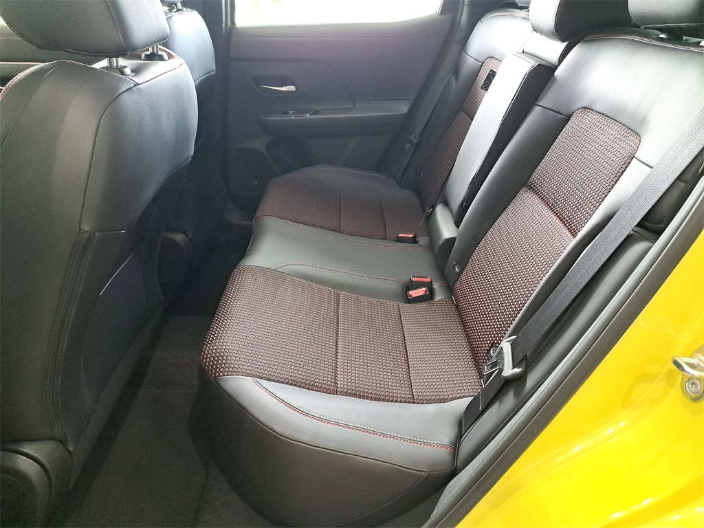 2026 Nissan Kicks SR photo 12