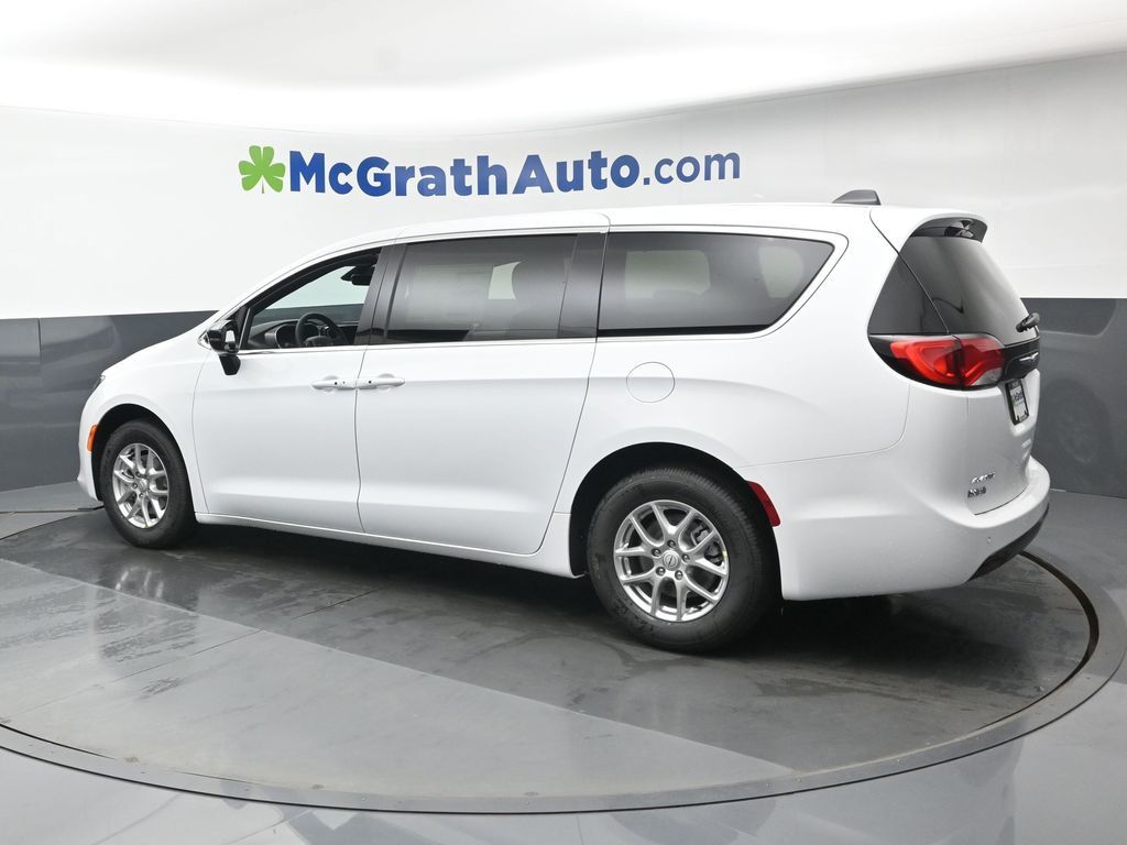 2026 Chrysler Voyager LX photo 18
