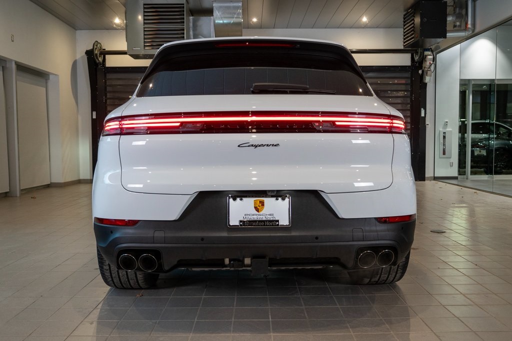 2025 Porsche Cayenne photo 6