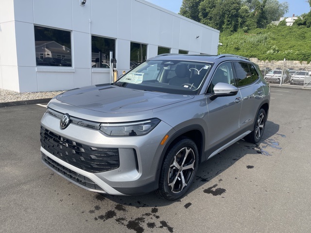2025 Volkswagen Tiguan SE photo 3