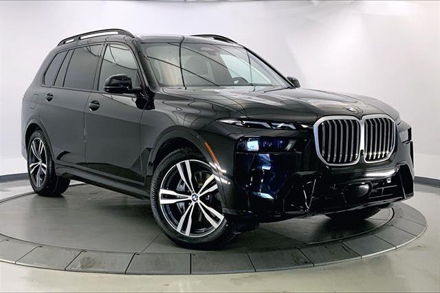 2024 BMW X7 40i's photo