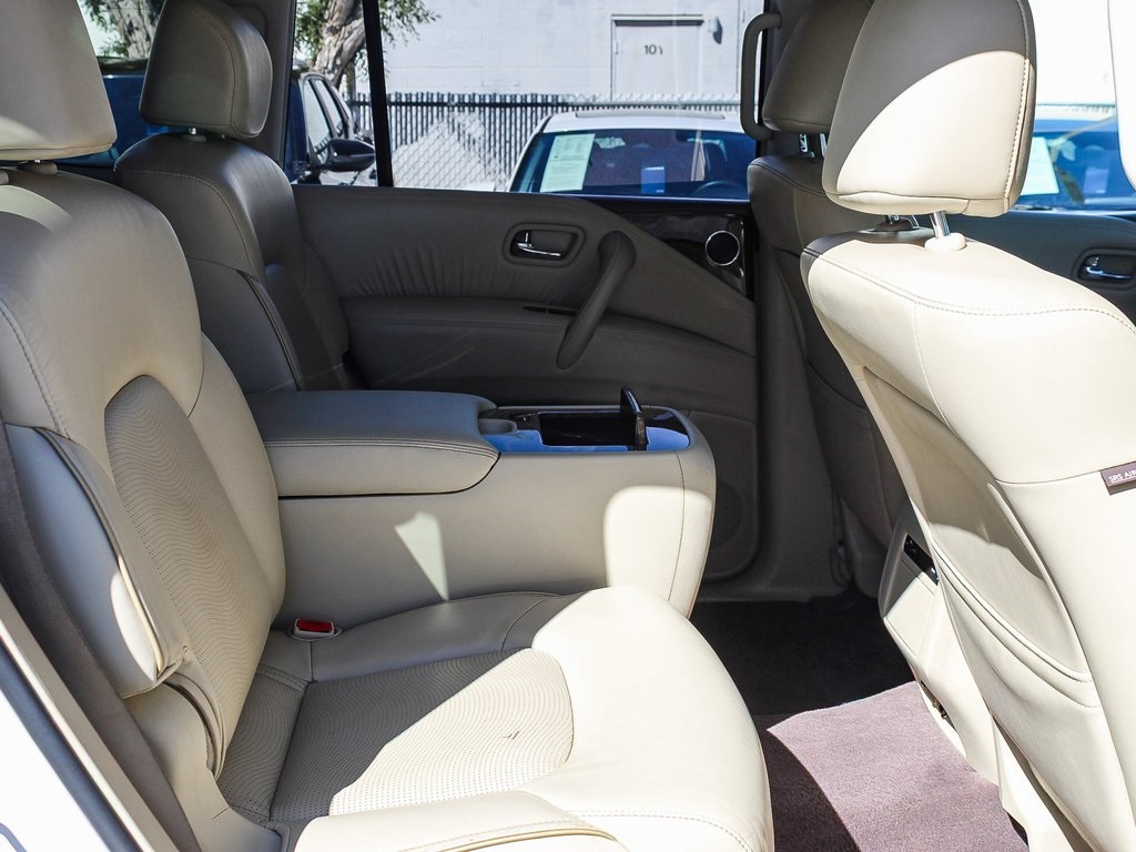 2017 Infiniti QX80 Base photo 17