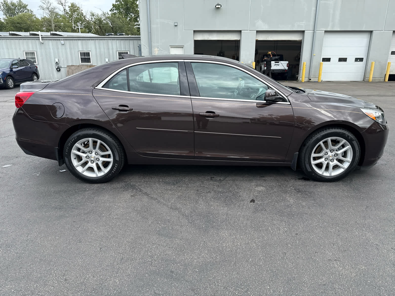 2015 Chevrolet Malibu 1LT photo 2