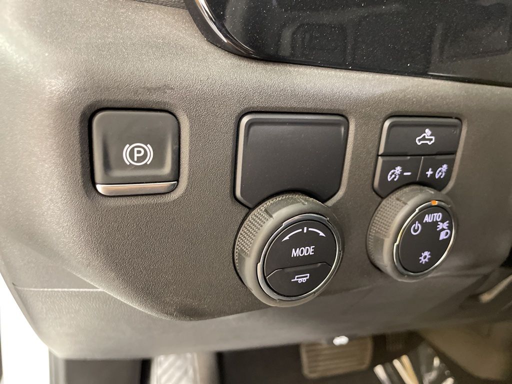 2025 Chevrolet Silverado 1500 LT photo 23
