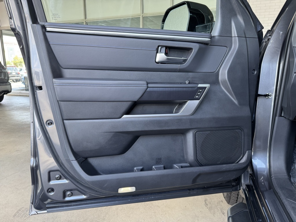 2023 Toyota Tundra Platinum photo 3