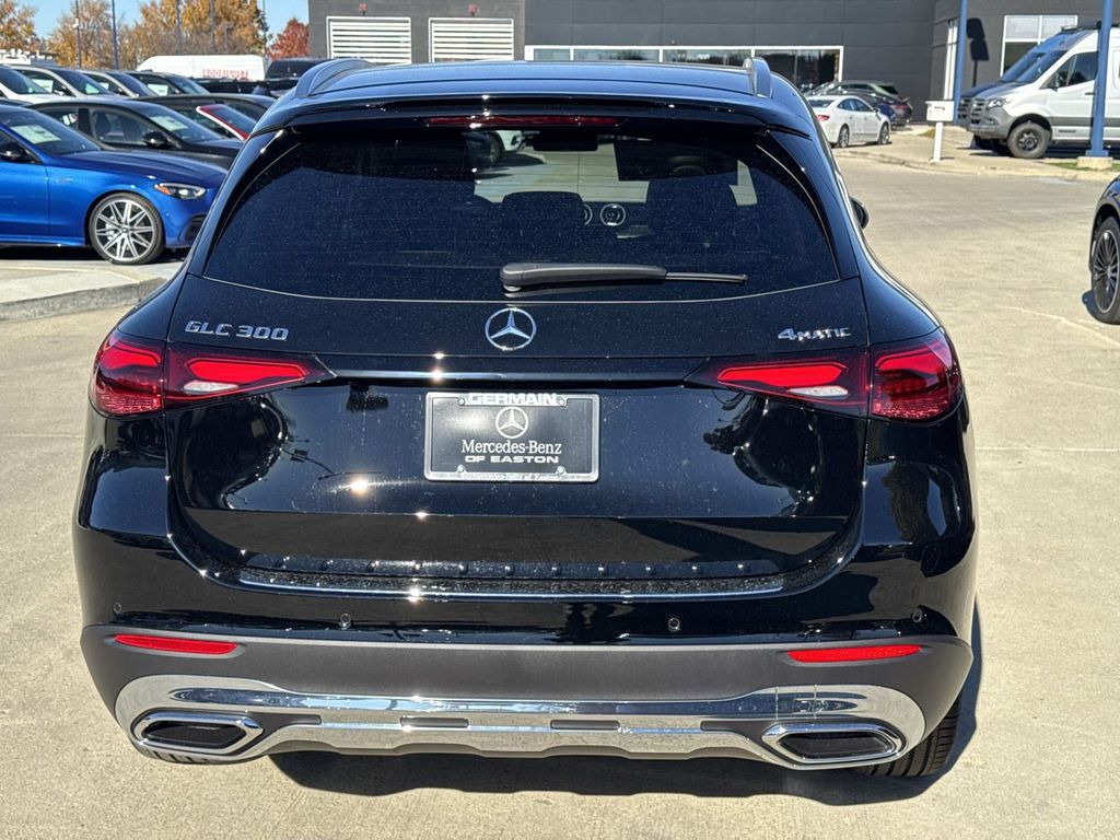 2026 Mercedes Benz GLC 300 4MATIC photo 4