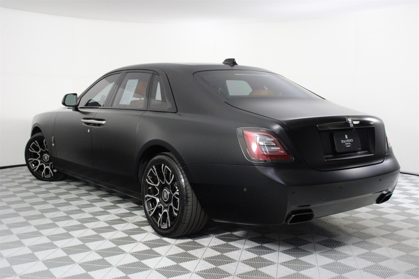 2023 Rolls Royce Ghost Black Badge photo 2